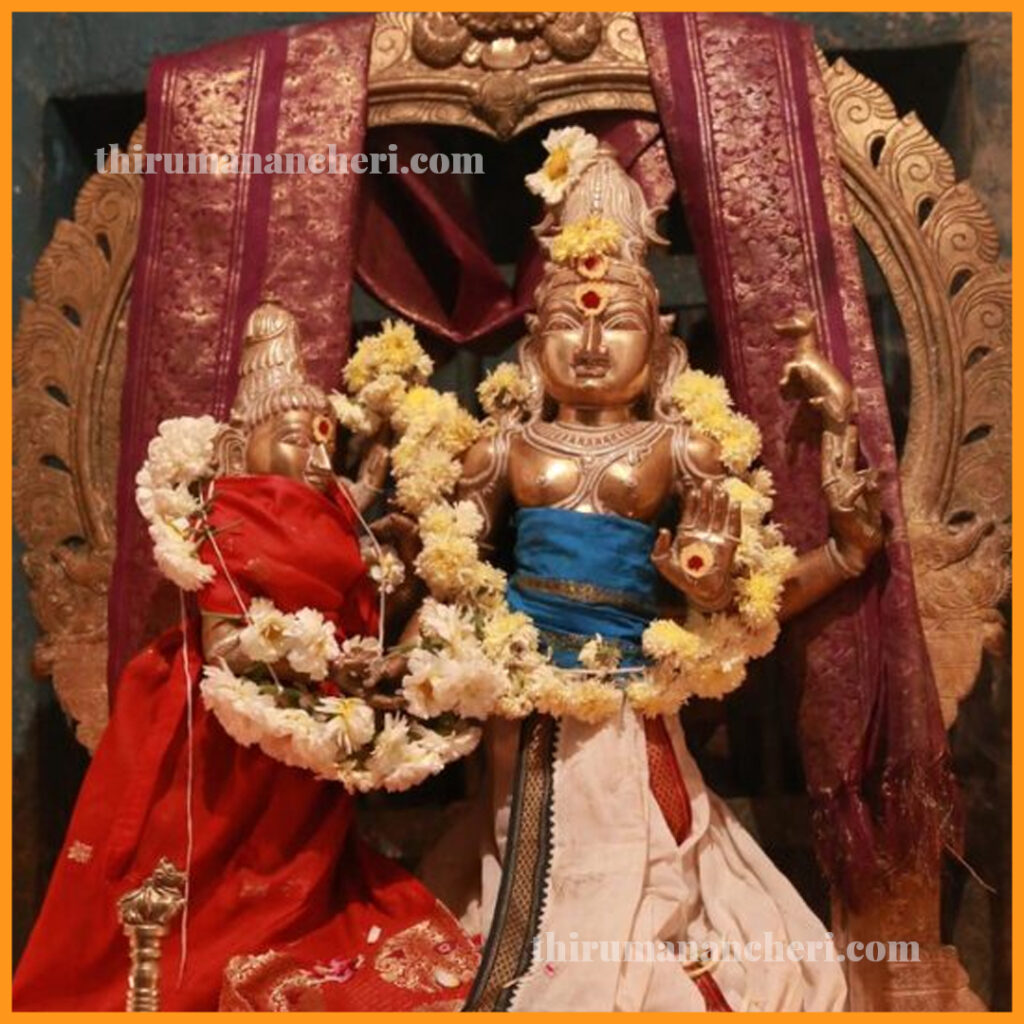 Offerings at the Thirumanaancheri temple
